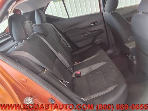 Used 2020 Nissan Kicks SV image 15