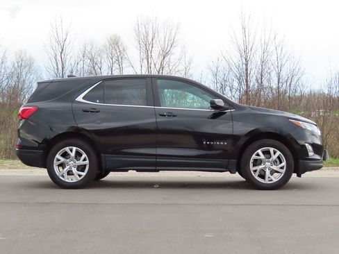 Used 2021 Chevrolet Equinox LT image 2
