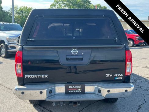 Used 2017 Nissan Frontier SV w/ SV Value Truck Package AWD/4WD image 11
