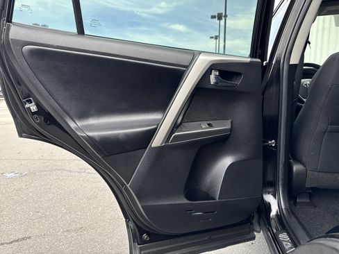 Used 2018 Toyota RAV4 Adventure image 17