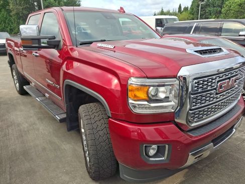 Used 2019 GMC Sierra 2500 Denali w/ Duramax Plus Package AWD/4WD image 2