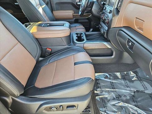 Used 2021 Chevrolet Silverado 1500 High Country w/ Technology Package image 19