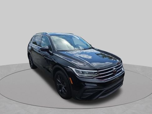 Used 2024 Volkswagen Tiguan SE FWD image 4
