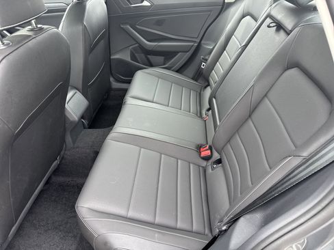 Certified 2024 Volkswagen Jetta SE w/ Panoramic Sunroof Package image 6