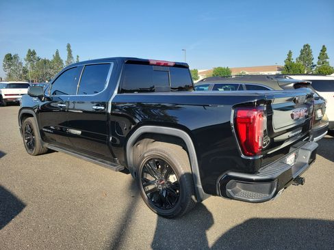 Used 2022 GMC Sierra 1500 Denali image 2