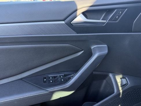 Used 2024 Volkswagen Jetta SE image 17