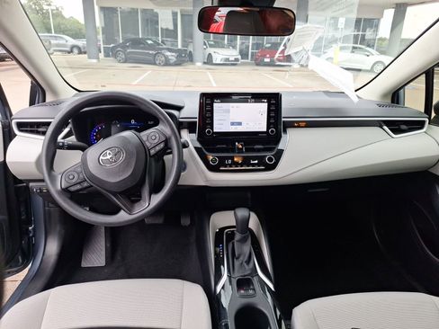 Used 2021 Toyota Corolla LE image 19