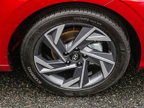 Certified 2024 Hyundai Elantra SEL w/ Convenience Package image 12