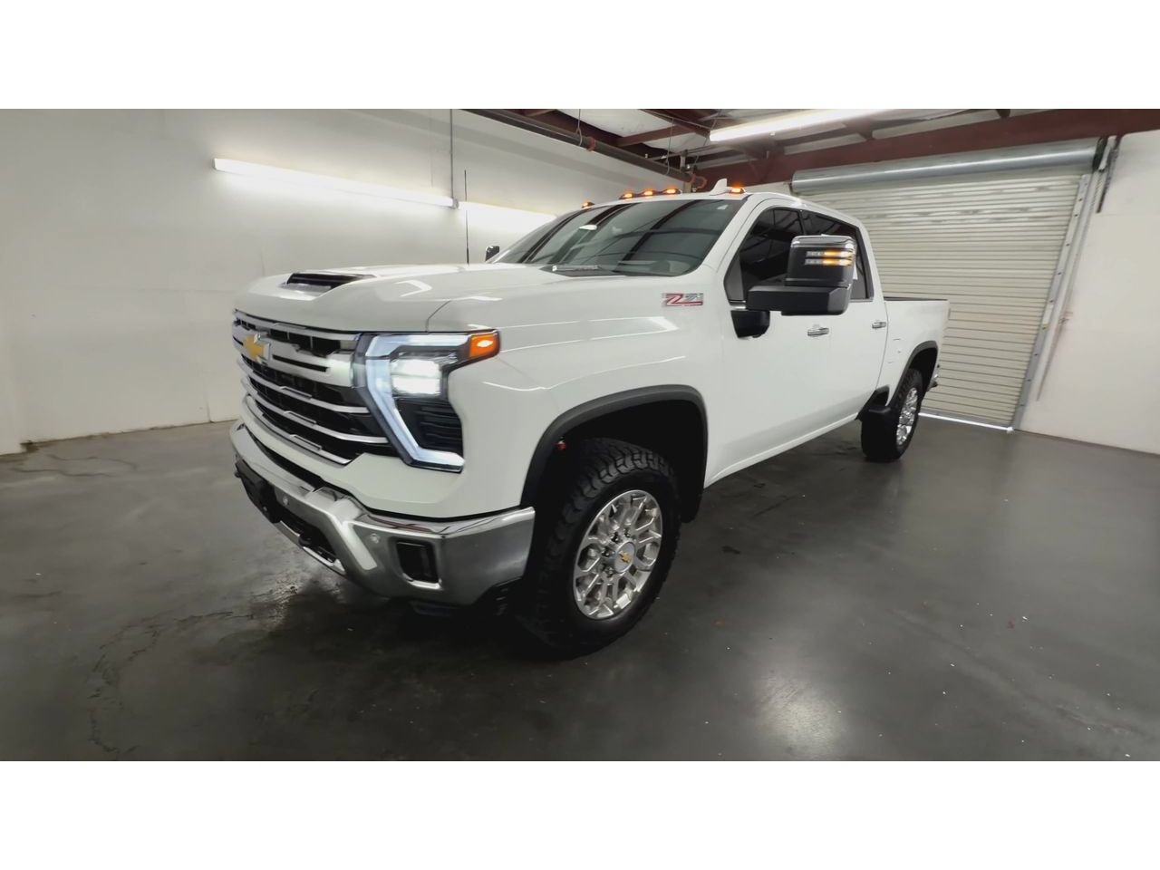 Certified 2025 Chevrolet Silverado 2500 LTZ w/ LTZ Premium Texas Edition AWD/4WD image 4