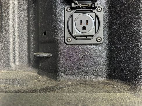 Used 2025 GMC Sierra 1500 Denali w/ Denali Reserve Package image 11