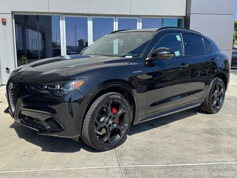 New 2026 Alfa Romeo Stelvio Sprint w/ Convenience Package AWD/4WD image 3