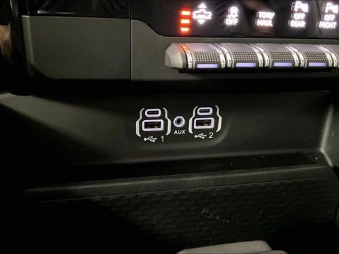 Used 2023 RAM 1500 Limited w/ Bed Utility Group image 33