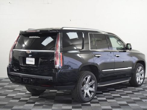 Used 2016 Cadillac Escalade Luxury AWD/4WD image 6