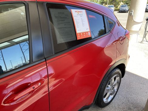 Used 2017 Honda HR-V EX image 52