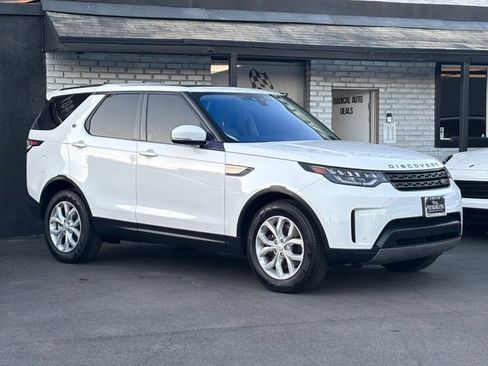 Used 2017 Land Rover Discovery SE image 8