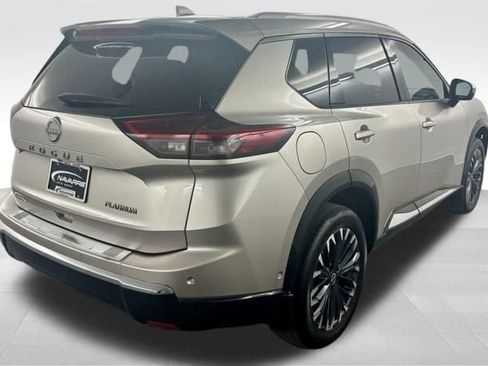 Used 2024 Nissan Rogue Platinum w/ Platinum Premium Package FWD image 9