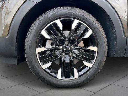 Used 2023 Kia Telluride SX image 11