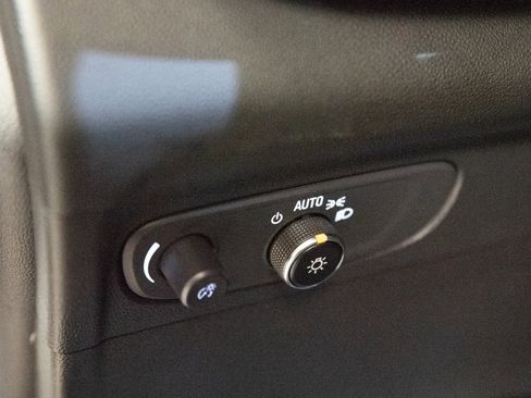 Used 2023 Buick Envision Preferred image 18