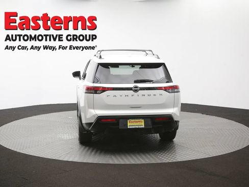 Used 2024 Nissan Pathfinder SV w/ SV Premium Package AWD/4WD image 41