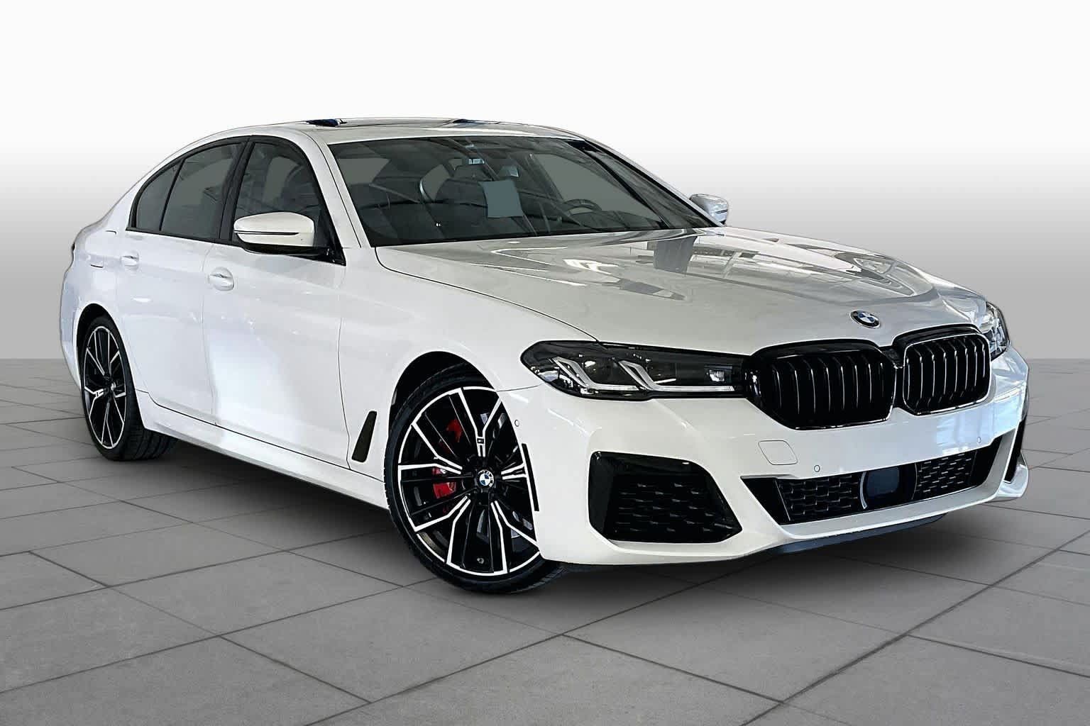Used 2023 BMW 540i w/ M Sport Package RWD image 2