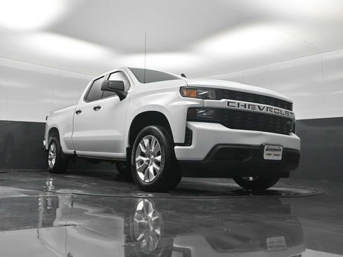 Used 2021 Chevrolet Silverado 1500 Custom w/ Safety Confidence Package AWD/4WD image 18