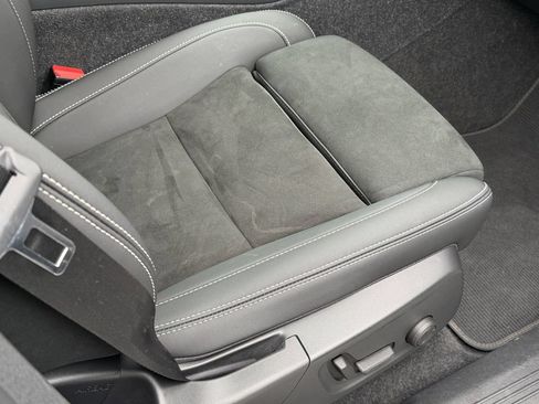 Certified 2023 Volvo C40 P8 Recharge Ultimate AWD/4WD image 17