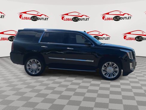 Used 2016 Cadillac Escalade Platinum AWD/4WD image 2