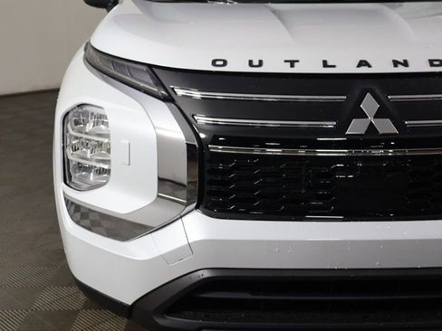 New 2026 Mitsubishi Outlander ES AWD/4WD image 13