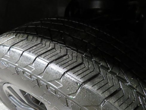 Used 2025 Ford F150 Lariat image 7