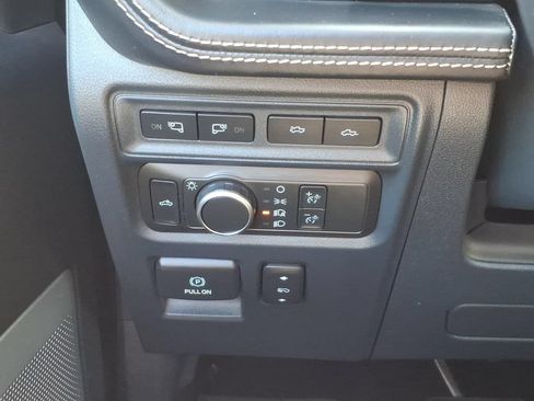 Used 2022 Ford F150 Lightning Platinum AWD/4WD image 16