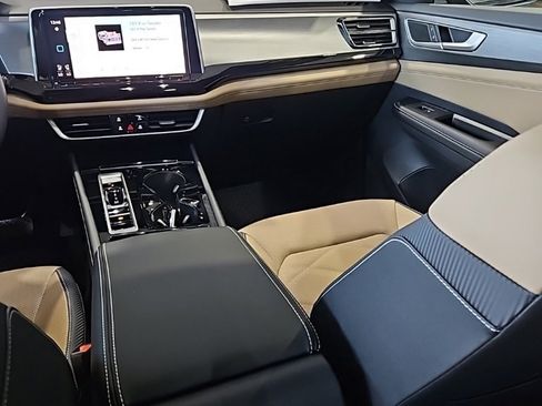 New 2026 Volkswagen Atlas Cross Sport SE image 24