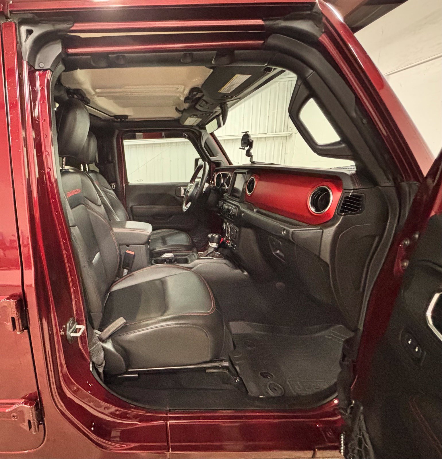Used 2021 Jeep Gladiator Rubicon AWD/4WD image 18