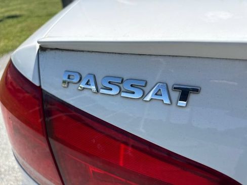 Used 2013 Volkswagen Passat 3.6 SEL Premium FWD image 18