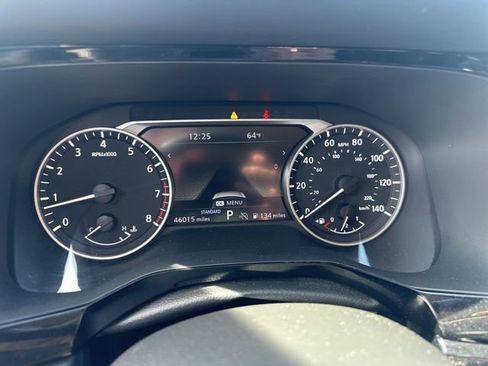 Used 2023 Nissan Pathfinder SL w/ Lighting Package (N92) image 17