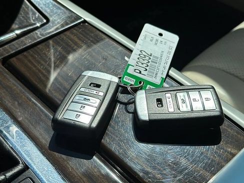 Used 2014 Acura RLX w/ Technology Package FWD image 37