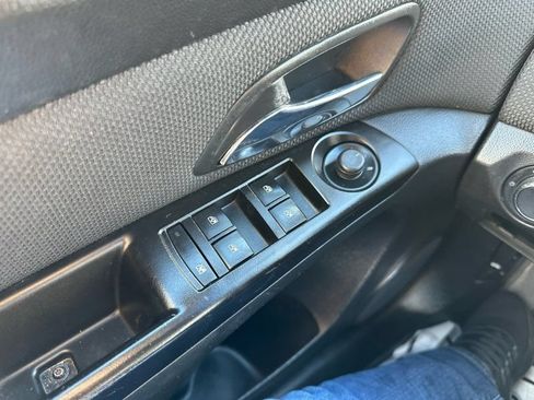 Used 2014 Chevrolet Cruze LT FWD image 17