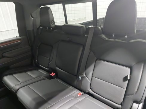 Used 2024 GMC Sierra 3500 Denali w/ Denali Reserve Package image 14