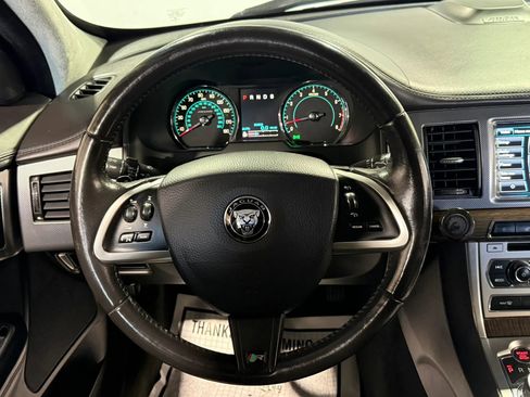 Used 2014 Jaguar XF R RWD image 15