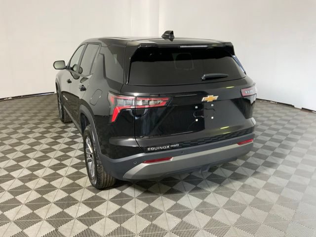 Used 2026 Chevrolet Equinox LT AWD/4WD image 9