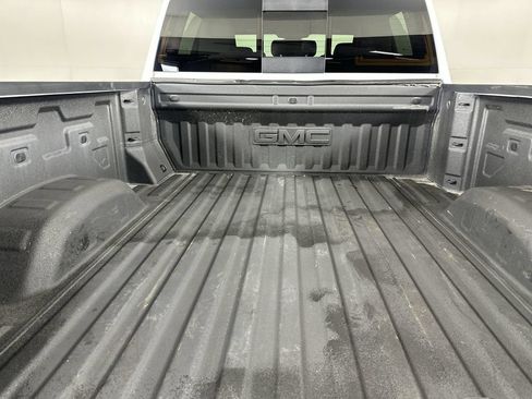 Used 2025 GMC Sierra 3500 AT4 w/ AT4 Preferred Package AWD/4WD image 28