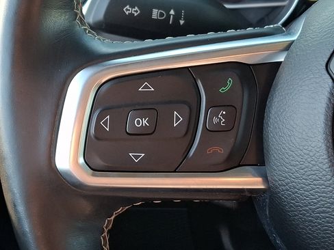 Used 2020 Jeep Wrangler Unlimited Sahara AWD/4WD image 21