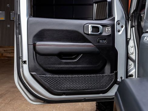 Used 2022 Jeep Wrangler Rubicon AWD/4WD image 32
