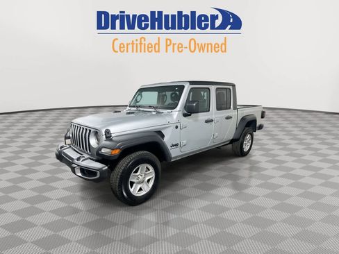 Used 2023 Jeep Gladiator Sport image 2