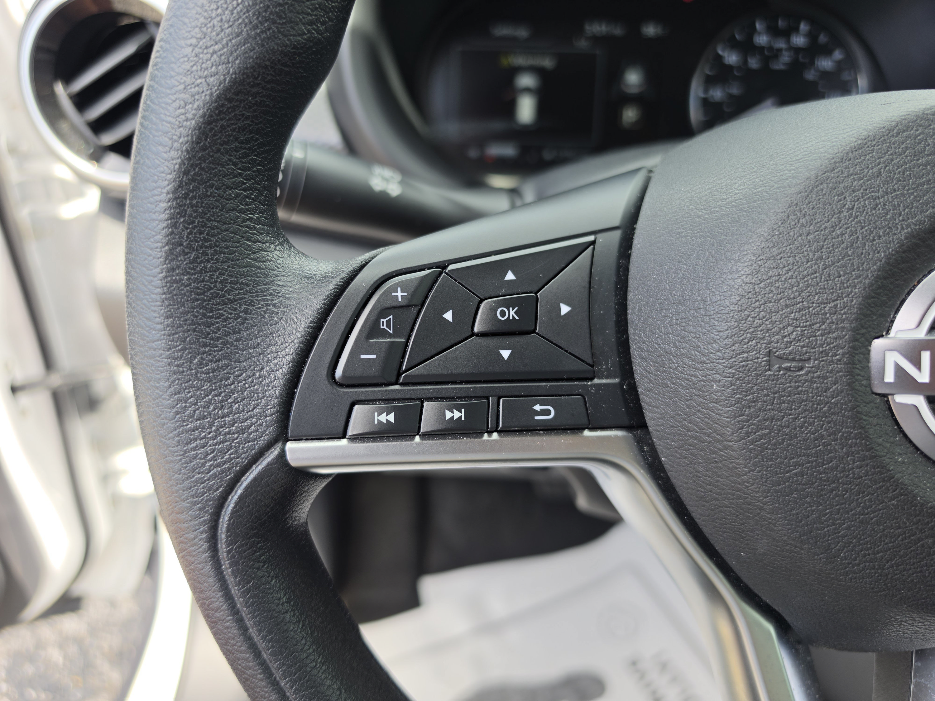 Used 2023 Nissan Kicks SV FWD image 31