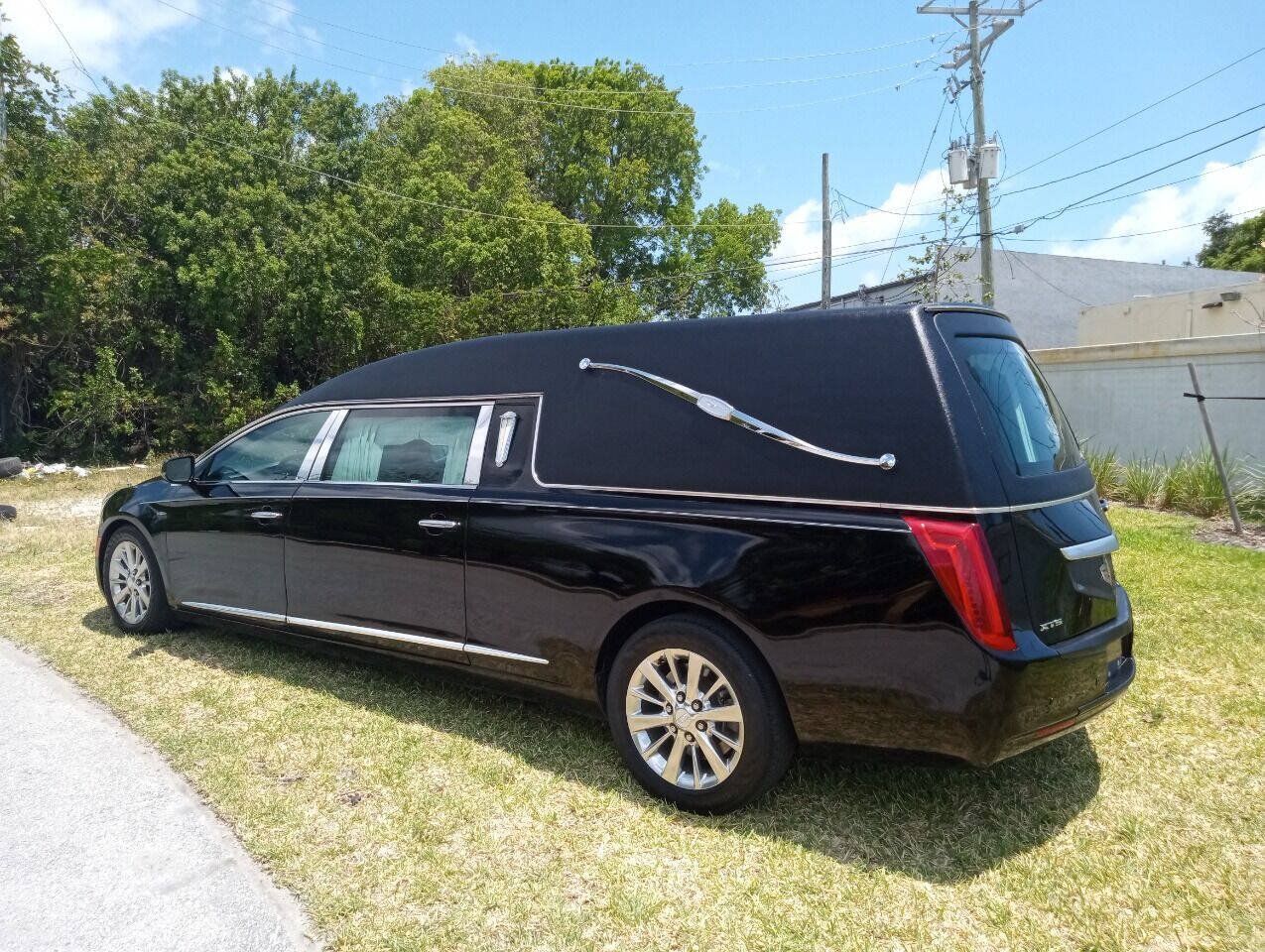 Used 2017 Cadillac XTS FWD image 5