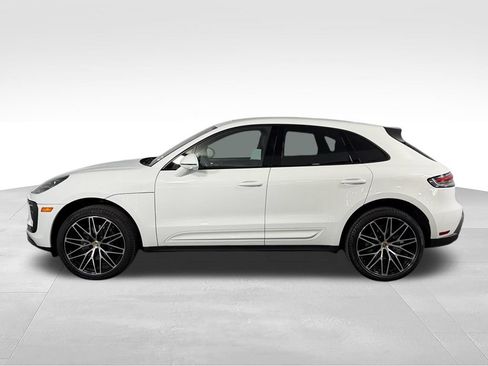 Used 2025 Porsche Macan AWD/4WD image 9
