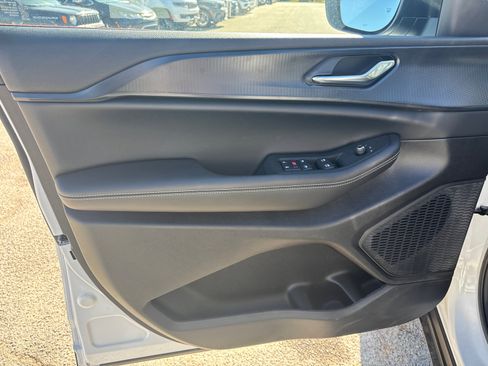 New 2025 Jeep Grand Cherokee L Laredo image 10