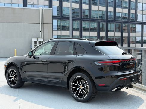 Used 2026 Porsche Macan AWD/4WD image 3