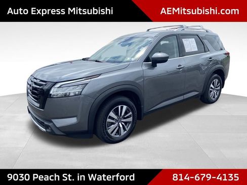 Used 2023 Nissan Pathfinder SL w/ Lighting Package (N92) image 3