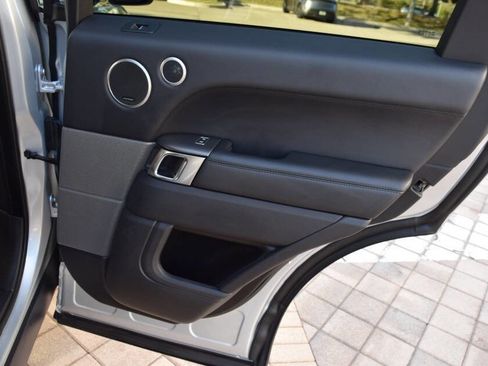 Used 2016 Land Rover Range Rover Sport SE image 75